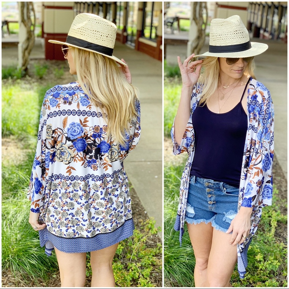 ✨LAST ONE✨Blue floral kimono - Picture 3 of 3